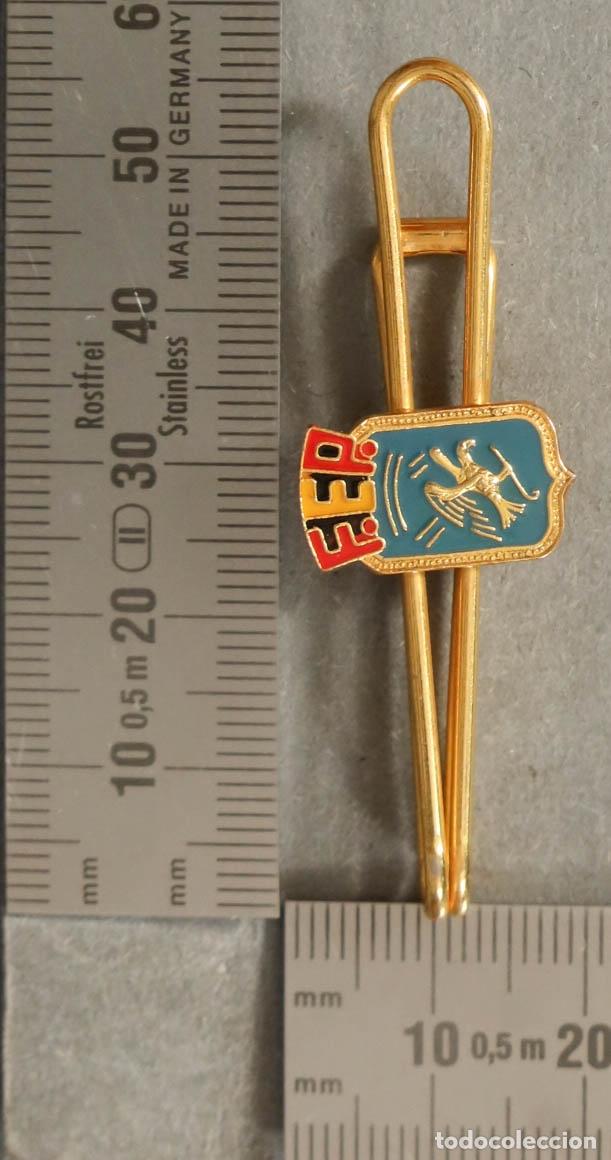 Pins de colecci&oacute;n: PISACORBATAS. FEDERACION ESPA&Ntilde;OLA DE PATINES