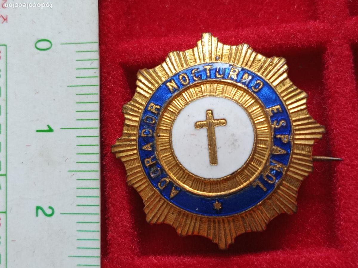 Pins de colecci&oacute;n: Adoraci&oacute;n Noctura. Insignia adorador nocturno espa&ntilde;ol