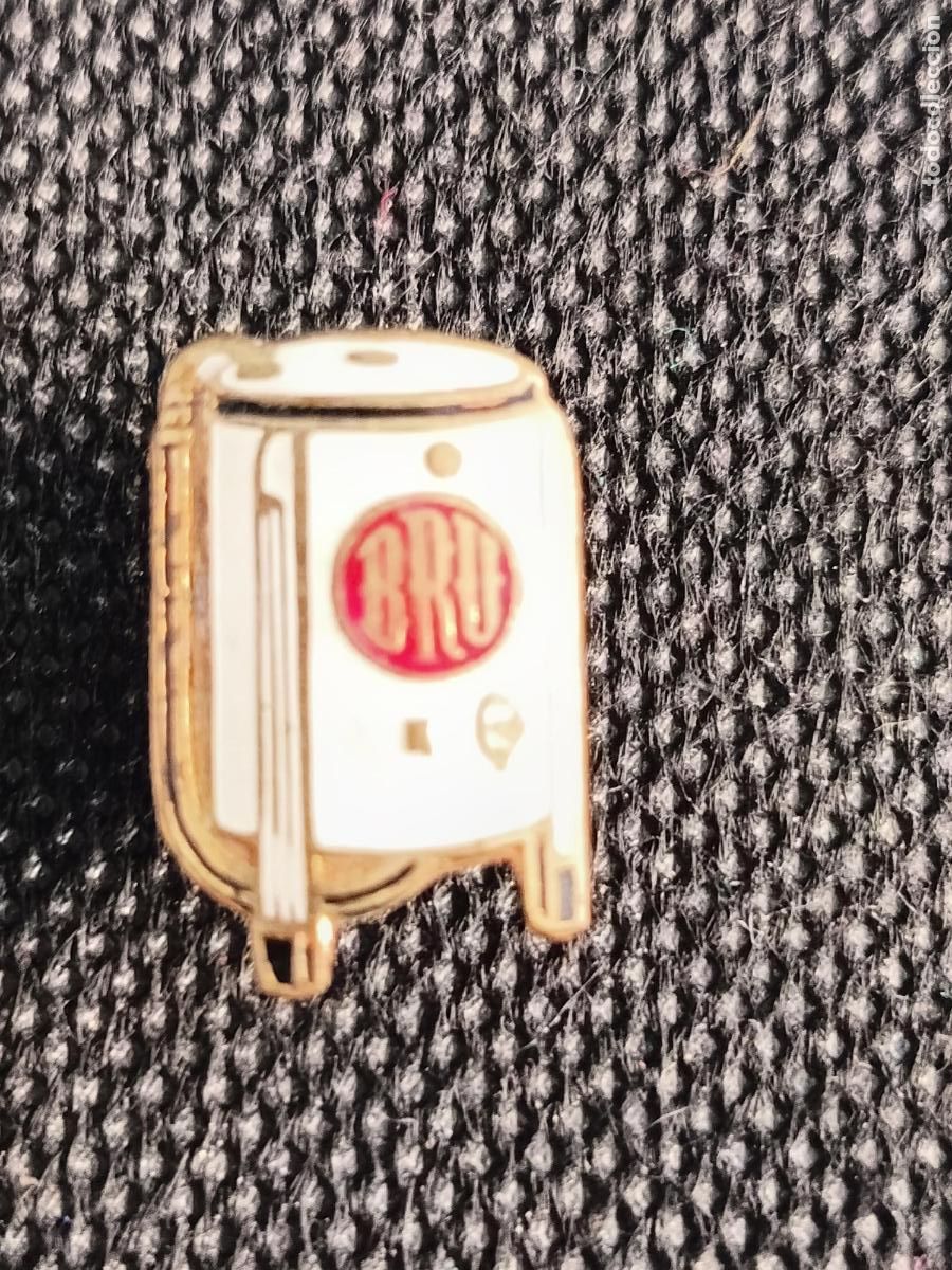Pins de colecci&oacute;n: Insignia antigua electrodomesticos BRU