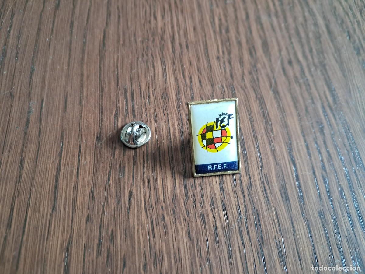 Pins de colecci&oacute;n: pin de deportes, R.F.E.F. federaci&oacute;n espa&ntilde;ola de futbol.