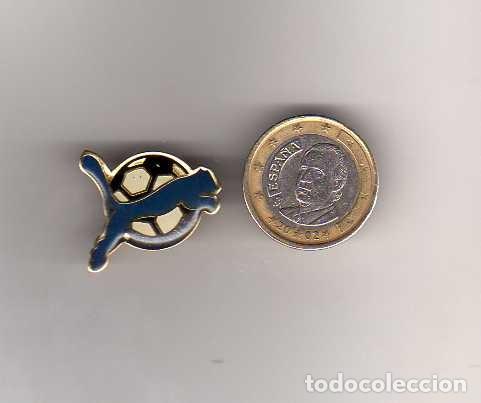 Pins de cole&ccedil;&atilde;o: PINS FUTBOL CD WIMILLE EL DE LA IMAGEN