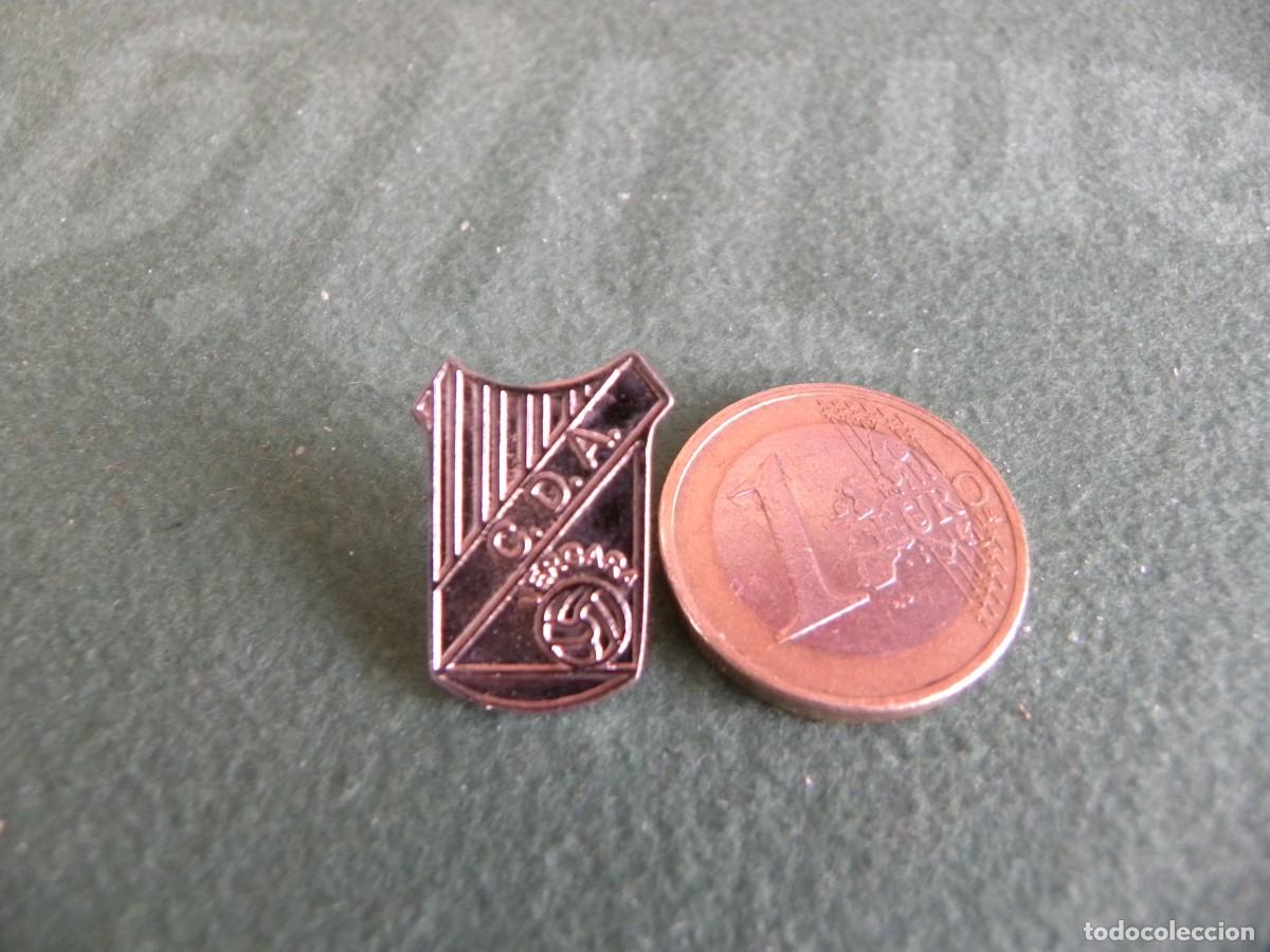 Pins de colecci&oacute;n: PINS FUTBOL CDA VERGARA EL DE LA IMAGEN