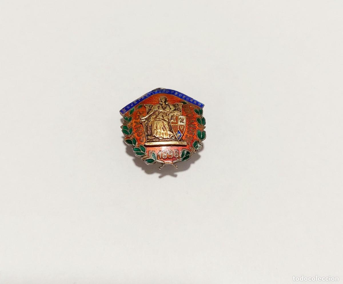 Pins de colecci&oacute;n: Antigua insignia de solapa de plata y esmalte