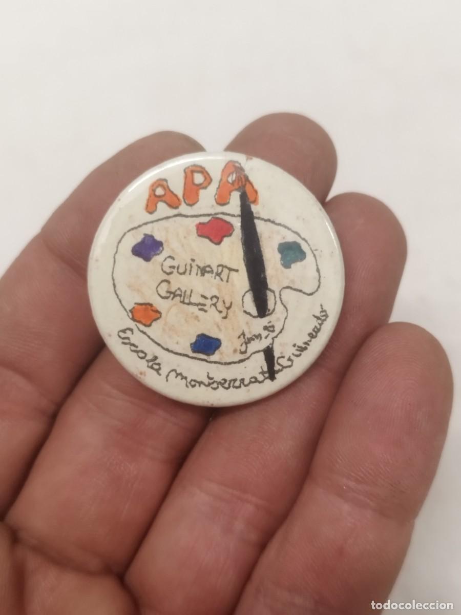Pins de colecci&oacute;n: Chapa APA Guinart Gallery. Escola Montserrat Guinardo.