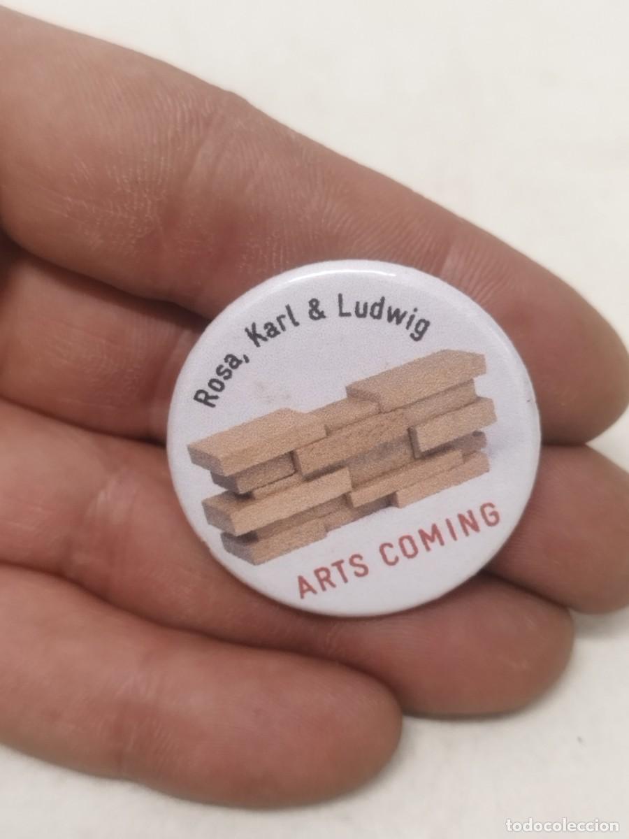 Pins de colecci&oacute;n: Chapa Rossa, Karl y Ludwig Arts Coming.