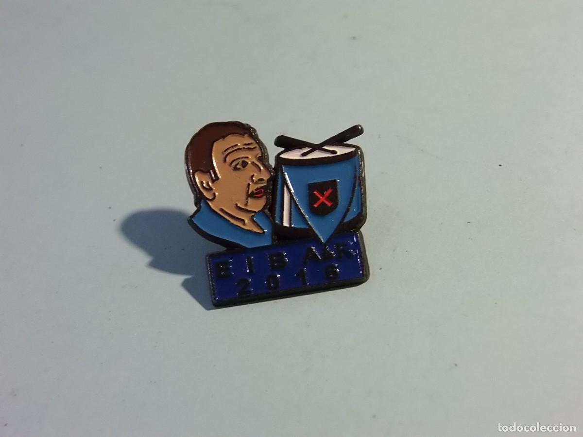 Pin's de collection: PIN - TAMBORRADA DE EIBAR 2016 - PERSONAJE Y TAMBOR.