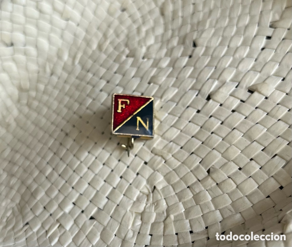 Pins de colecci&oacute;n: Pin Fuerza Nueva Vintage