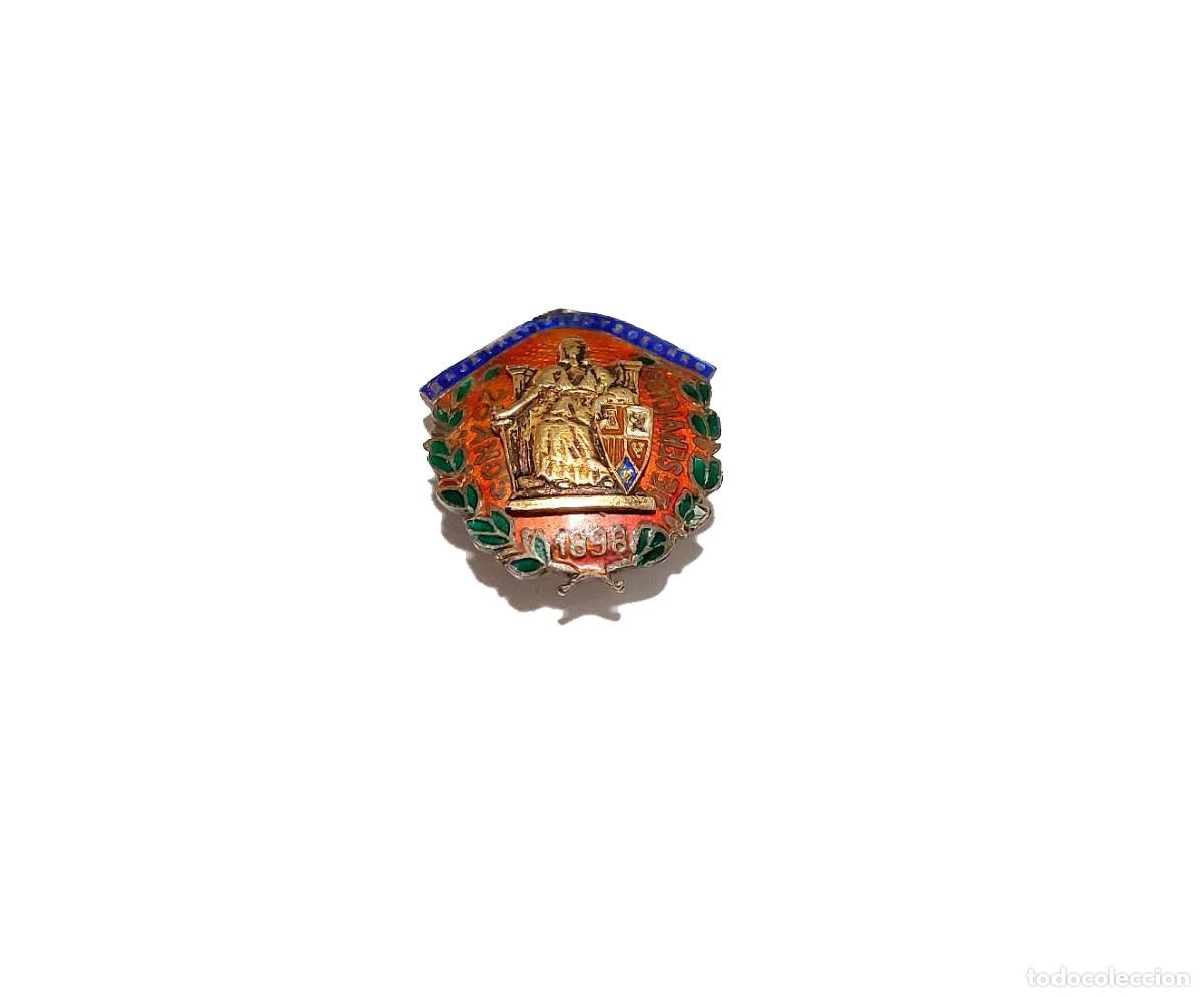 Pins de colecci&oacute;n: Antigua insignia de solapa de plata y esmalte