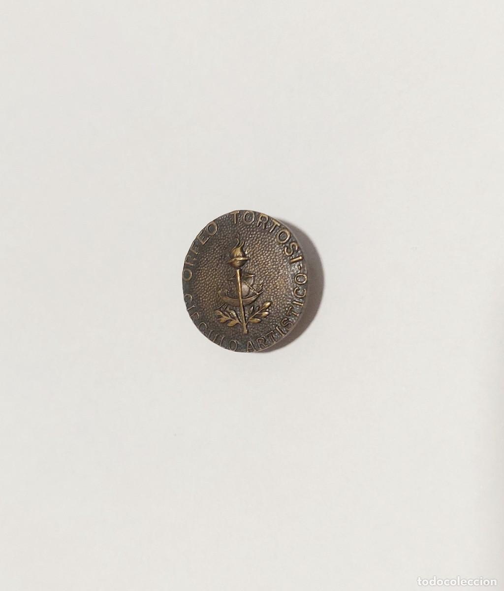 Pins de colecci&oacute;n: Antigua insignia de solapa orfe&oacute; Tortos&iacute;