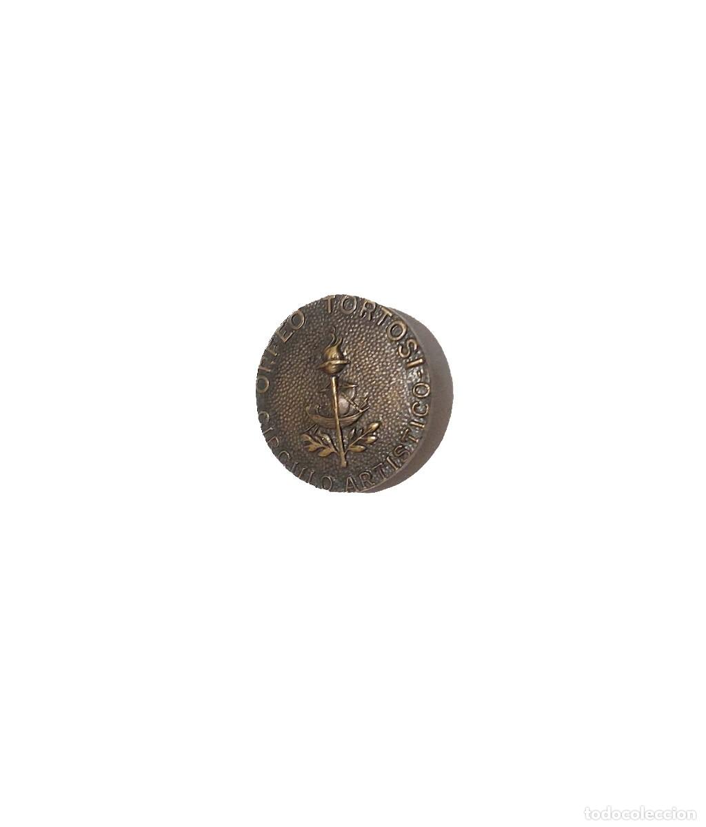 Pins de colecci&oacute;n: Antigua insignia de solapa orfe&oacute; Tortos&iacute;