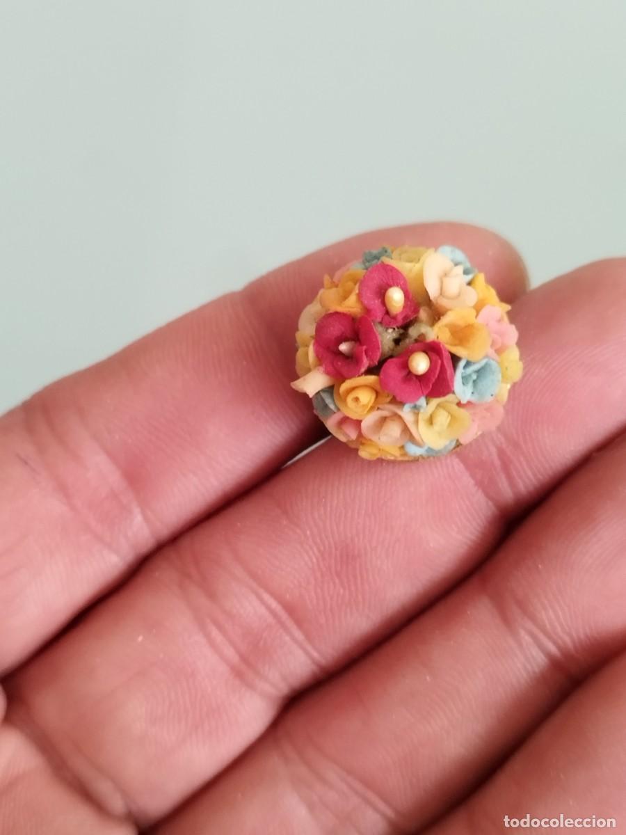 Pins de colecci&oacute;n: Antiguo pin de un ramo de flores.