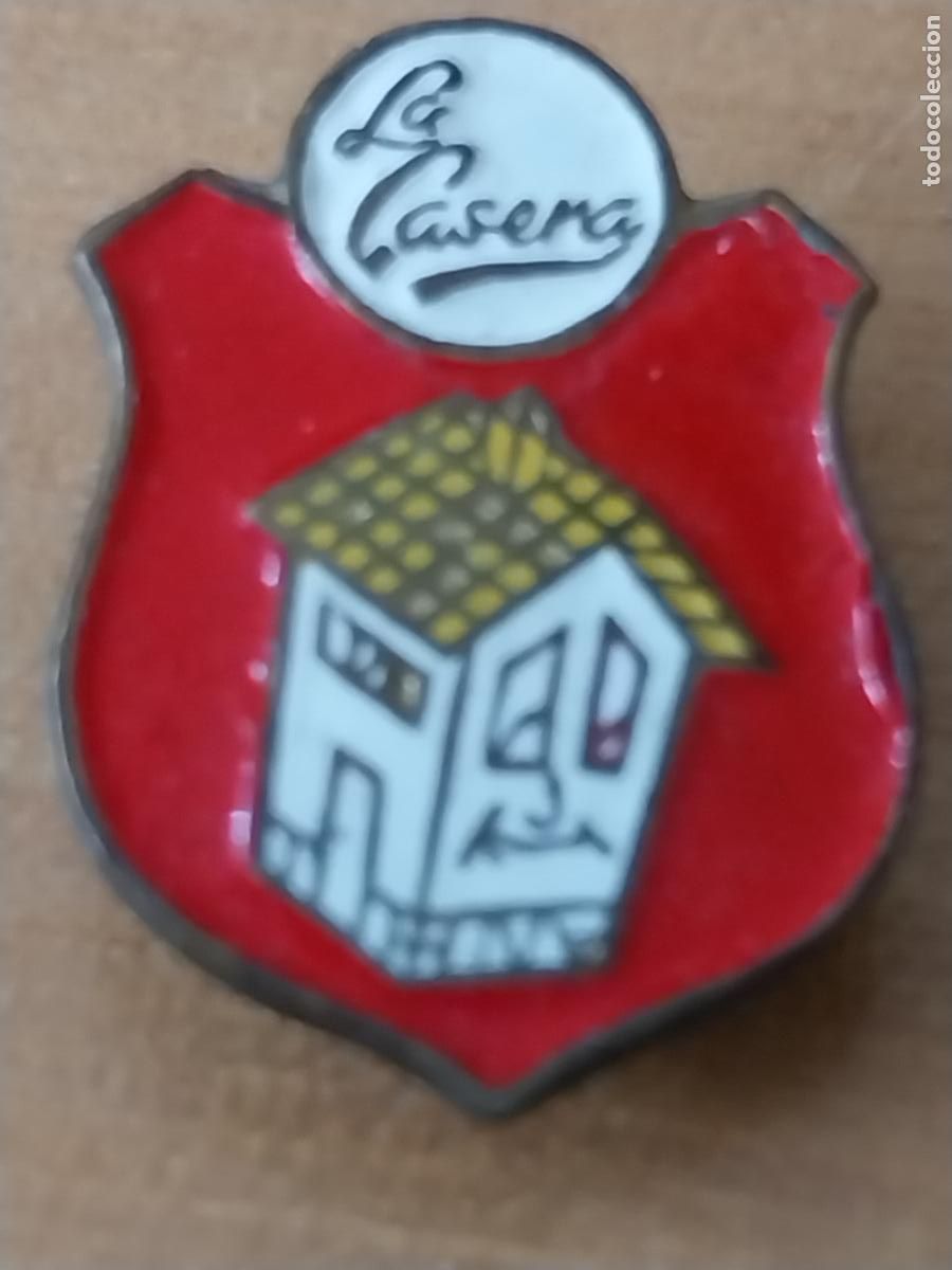 Pins de colecci&oacute;n: LA CASERA INSIGNIA SOLAPA PINTURA LACADA 1.87CMS ALTO