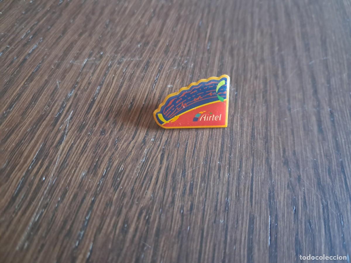Pins de colecci&oacute;n: pin de publicidad, Airtel, telefon&iacute;a m&oacute;vil.