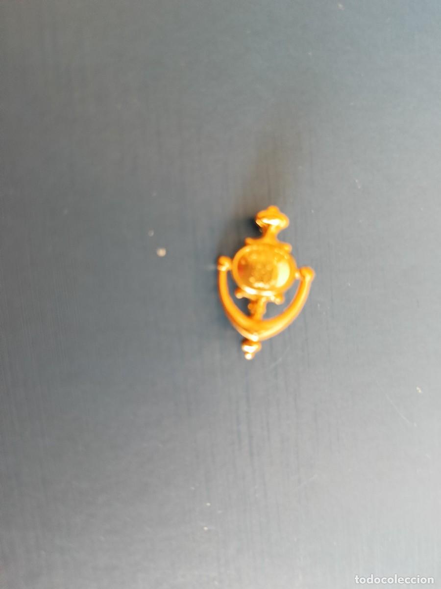 Pins de colecci&oacute;n: Pin Llamador de puerta. AVON