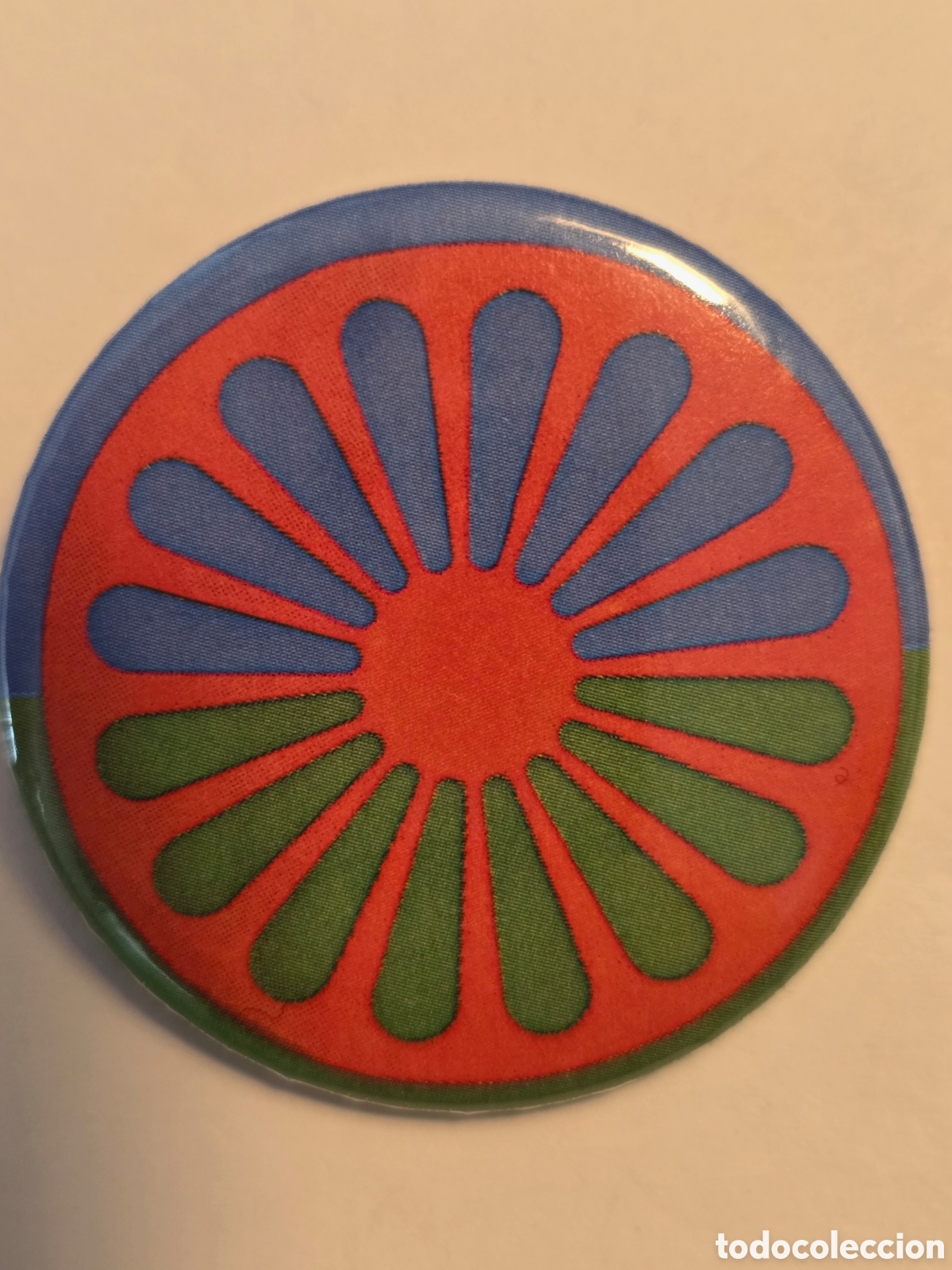 Pins de colecci&oacute;n: CHAPA BANDERA GITANA 38mm