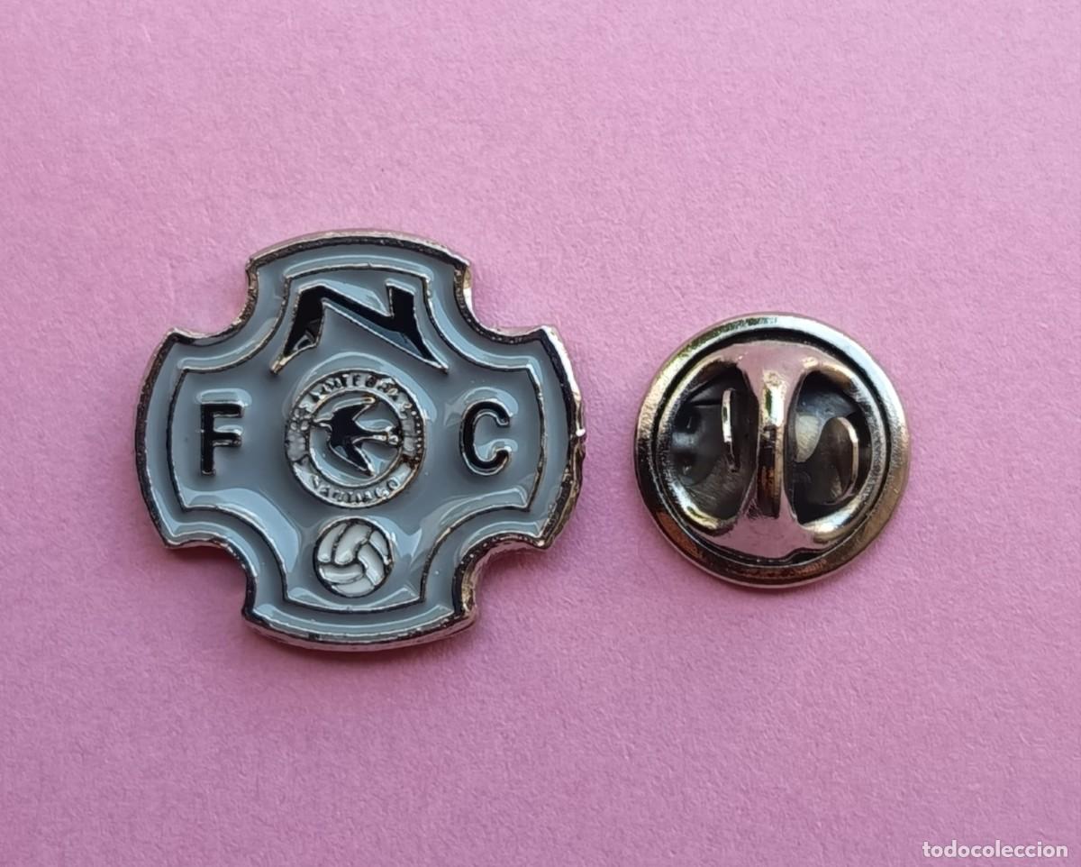 Pins de colecci&oacute;n: PIN FUTBOL - NO ESMALTE - NOTEIBRA C.F. - SANTIAGO DE COMPOSTELA - A CORU&Ntilde;A -- 130107