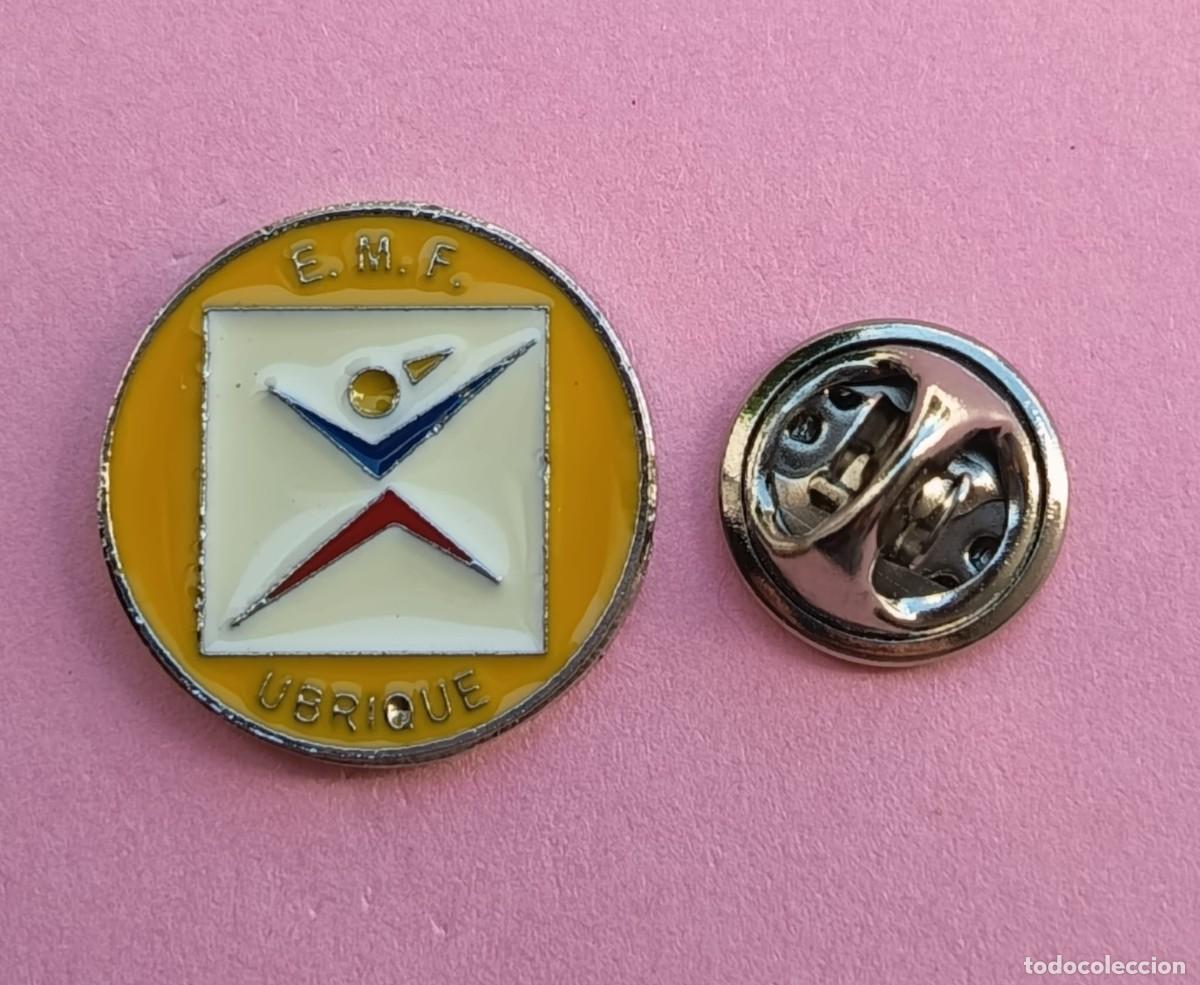 Pins de colecci&oacute;n: PIN FUTBOL - NO ESMALTE - ESCUELA DE FUTBOL UBRIQUE - UBRIQUE - CADIZ -- 130153