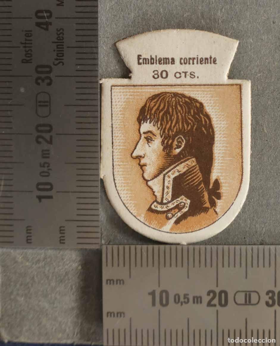 Pins de colecci&oacute;n: Emblema COSME CHURRUCA -auxilio social