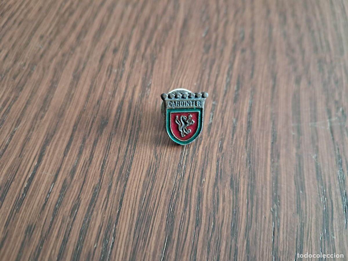 Pins de colecci&oacute;n: pin de publicidad, escudo cardinter.