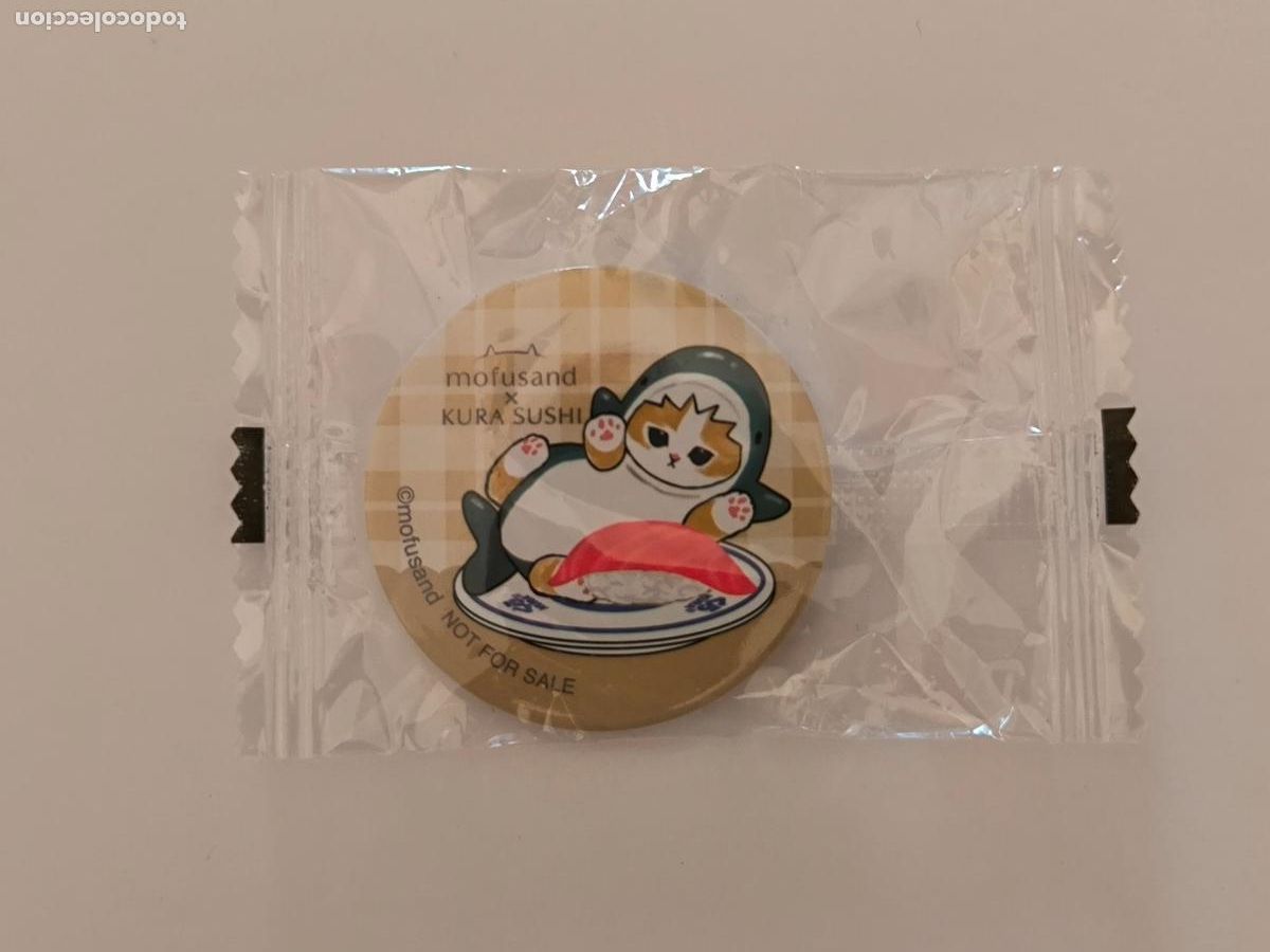 Pins de colecci&oacute;n: CHAPA MOFUSAND X KURA SUSHI - JAPON - NUEVO, SIN ABRIR (086A1)