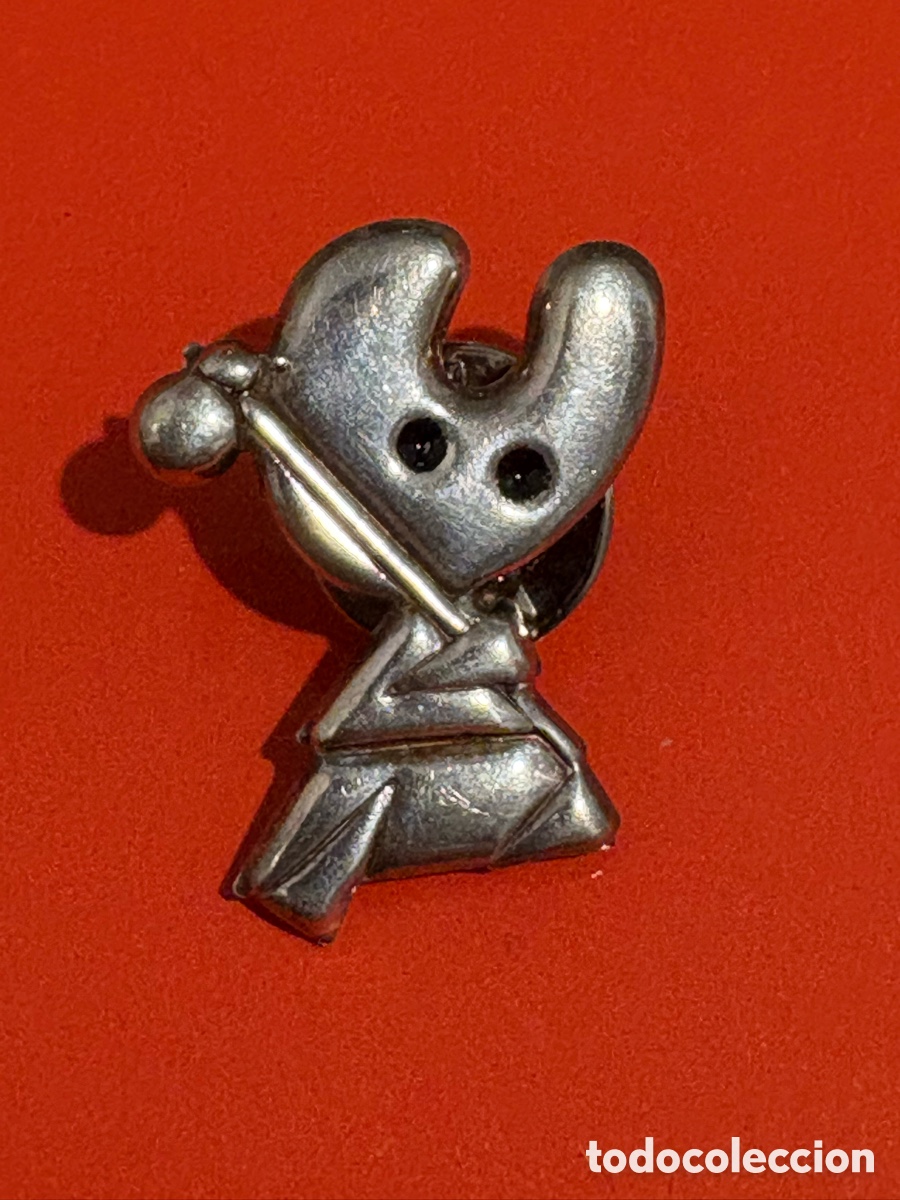 Pins de colecci&oacute;n: Antiguo pin plata Pelegr&iacute;n, peregrino Santiago Compostela (A2)