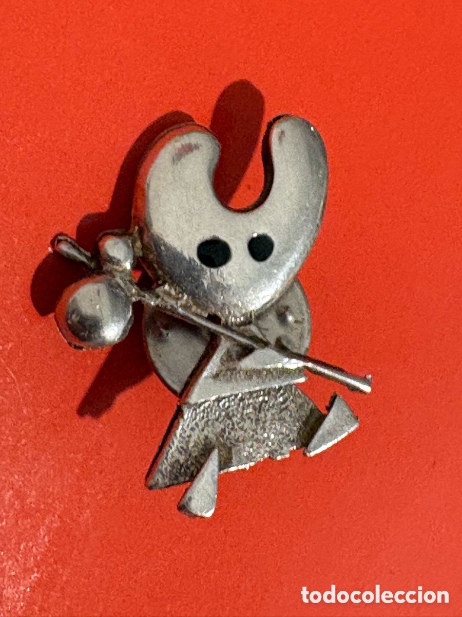 Pins de colecci&oacute;n: Antiguo pin plata Pelegr&iacute;n, peregrino Santiago Compostela (A2)