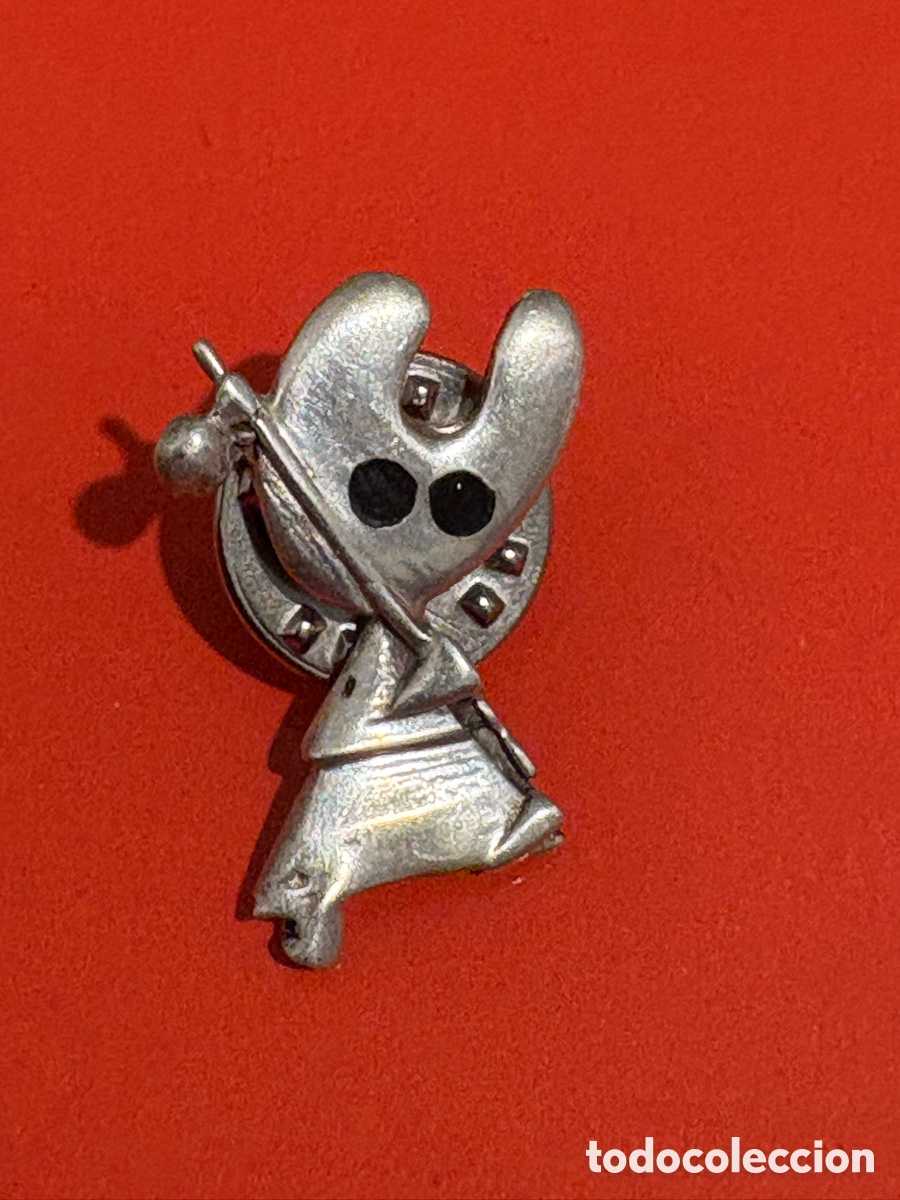 Pins de colecci&oacute;n: Antiguo pin plata Pelegr&iacute;n, peregrino Santiago Compostela (A2)