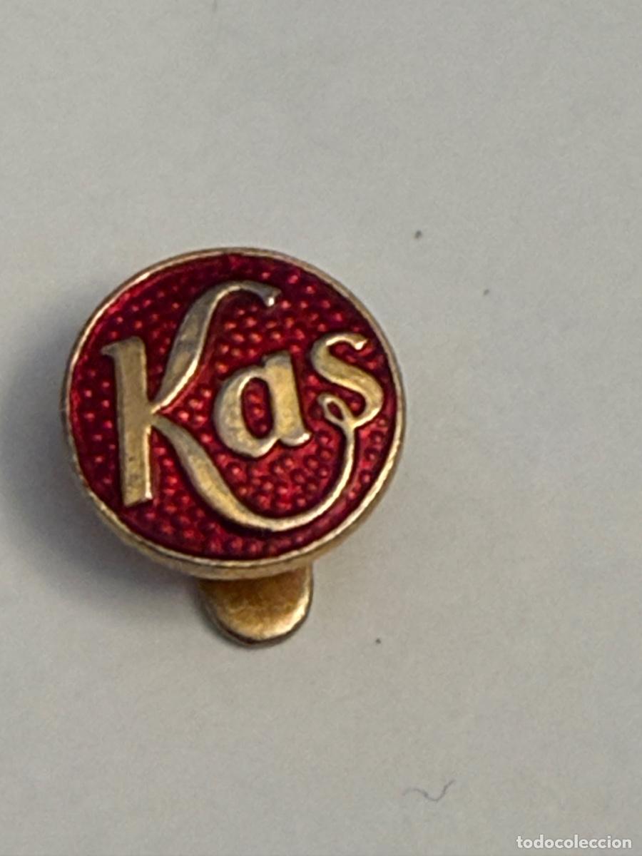 Pins de colecci&oacute;n: ANTIGUA INSIGNIA ESMALTADA KAS