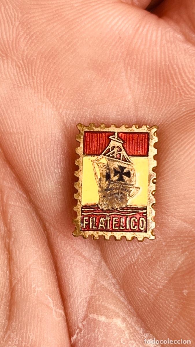 Pins de colecci&oacute;n: Pin sello carabela filat&eacute;lico esmaltes 1,5cms