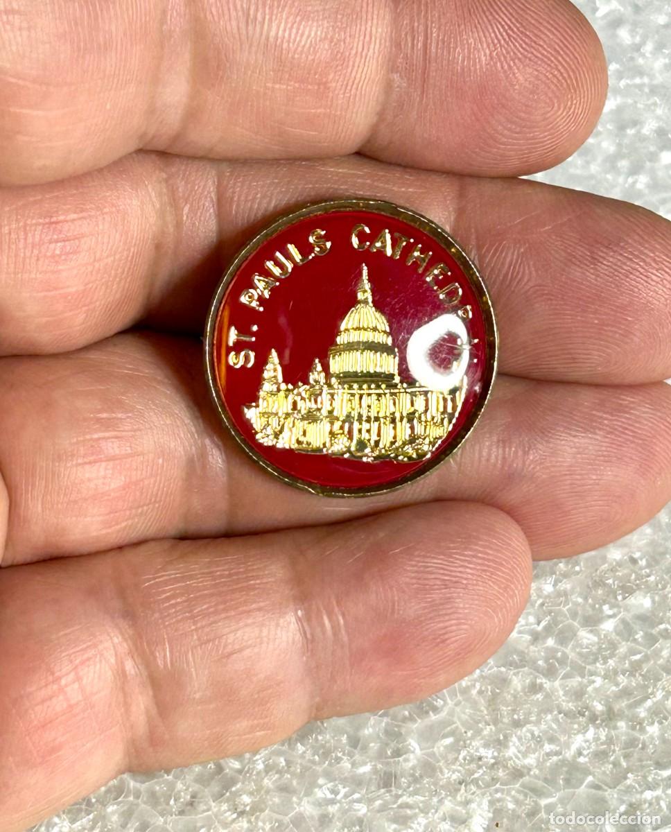 Pins de colecci&oacute;n: 3811.Insignia/Pin vintage recuerdo de la Catedral de San Pablo (St. Paul's Cathedral) en Londres
