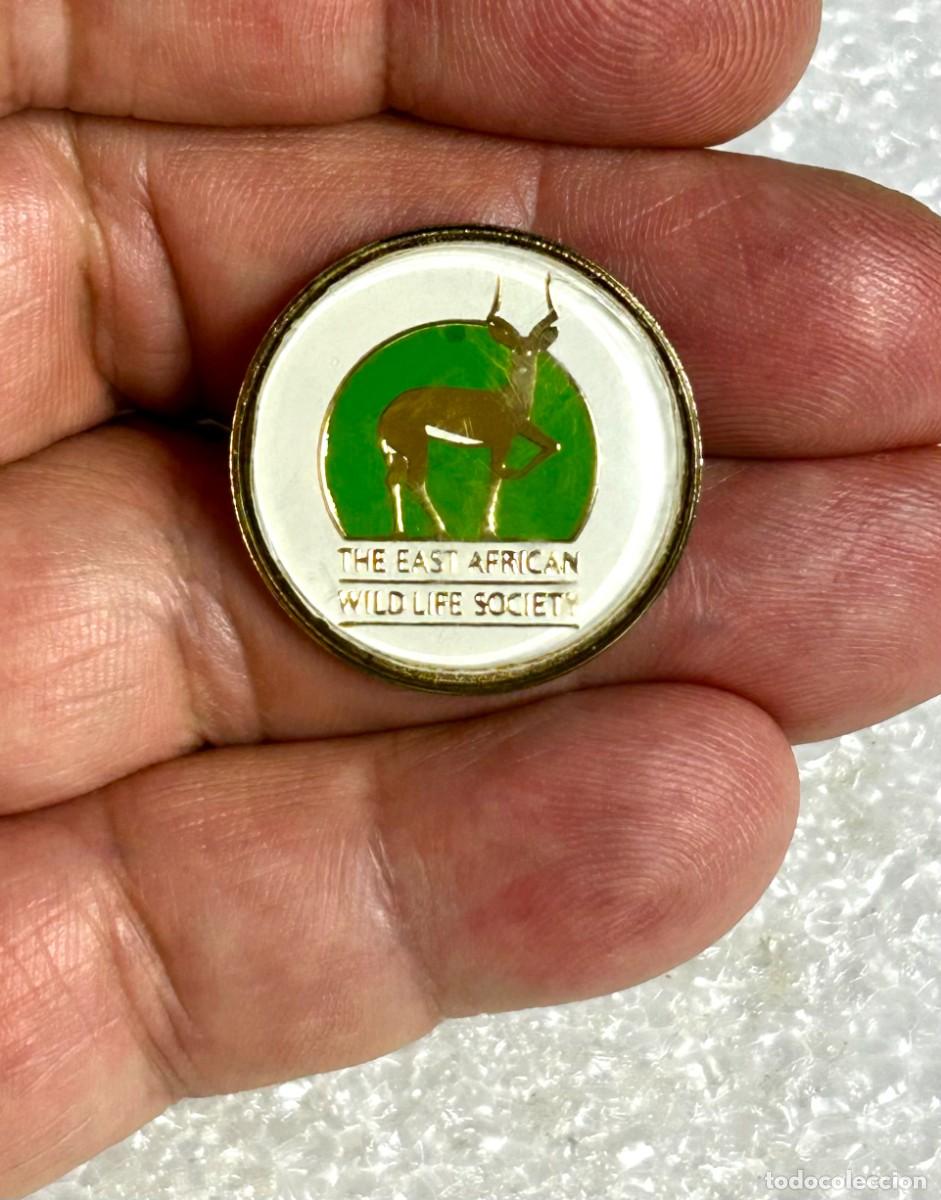 Pins de colecci&oacute;n: 3813.Insignia/Pin de solapa The East African Wild Life Society (EAWLS) conservaci&oacute;n de &Aacute;frica