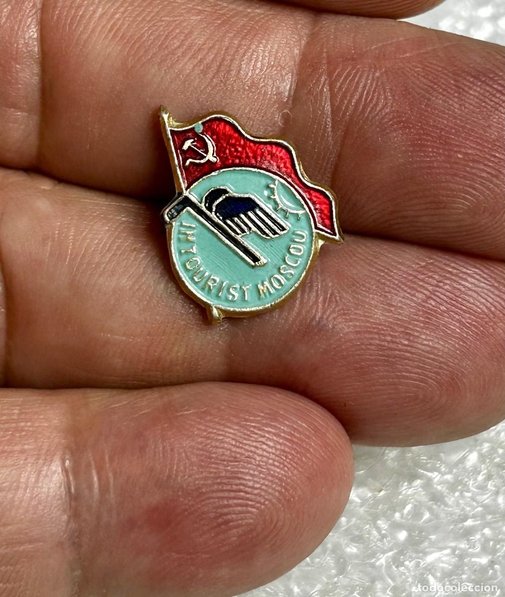 Pins de colecci&oacute;n: 3814.Insignia vintage de Intourist la agencia de viajes estatal de la antigua Uni&oacute;n Sovi&eacute;tica (URSS)