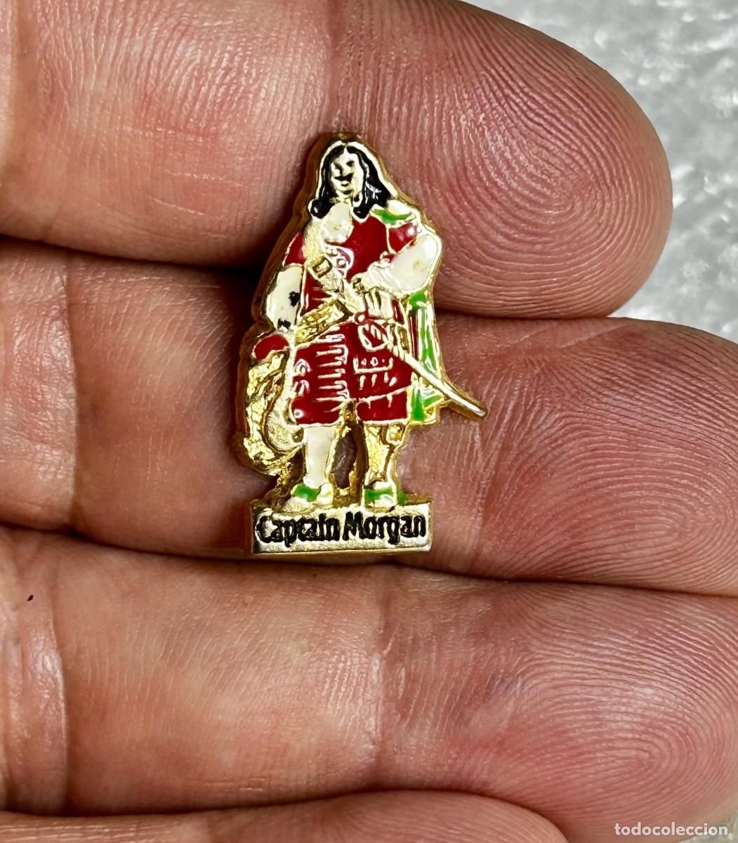 Pins de colecci&oacute;n: 3836.Pin publicitario vintage de la marca de ron Captain Morgan