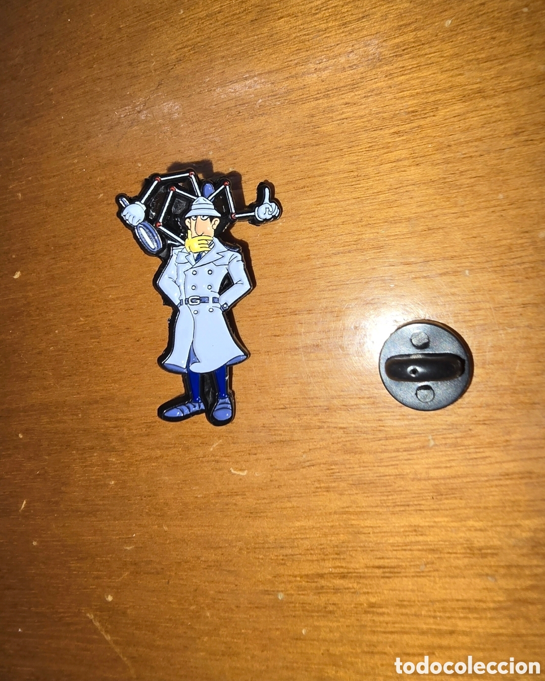 Pins de colecci&oacute;n: Pin met&aacute;lico insignia Inspector Gadget dibujos animados