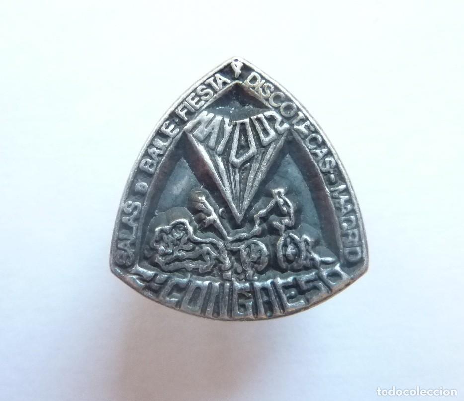Collection pins: Insignia de ojal 2&ordm; congreso de salas de baile, fiestas y discotecas. Madrid 1982 - Emblema solapa