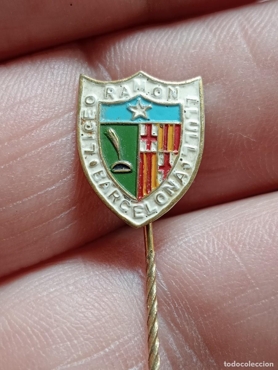 Pins de colecci&oacute;n: INSIGNIA COLEGIO BARCELONA LICEO RAM&Oacute;N LLULL PINS ANTIGUOS ALUMNOS TEMA EDUCACI&Oacute;N COLEGIO INSTITUTOS