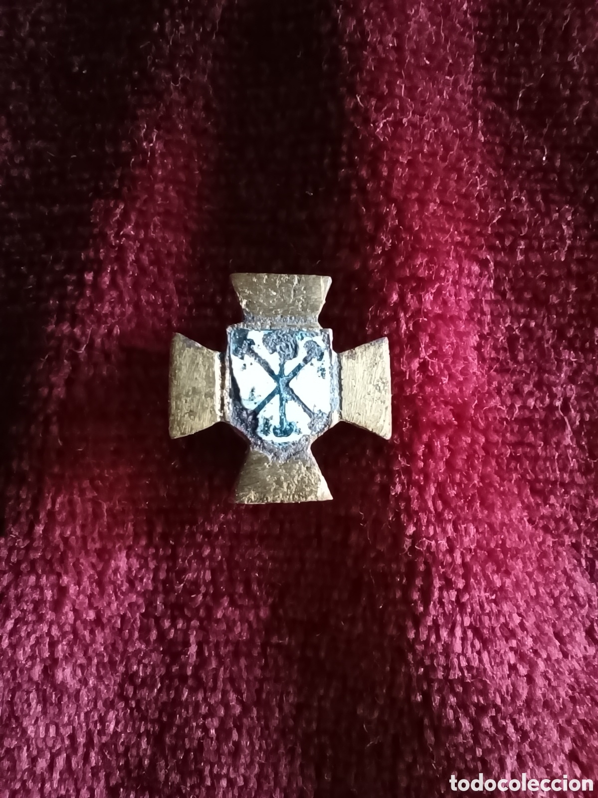 Pins de colecci&oacute;n: Insignia de acci&oacute;n cat&oacute;lica antigua