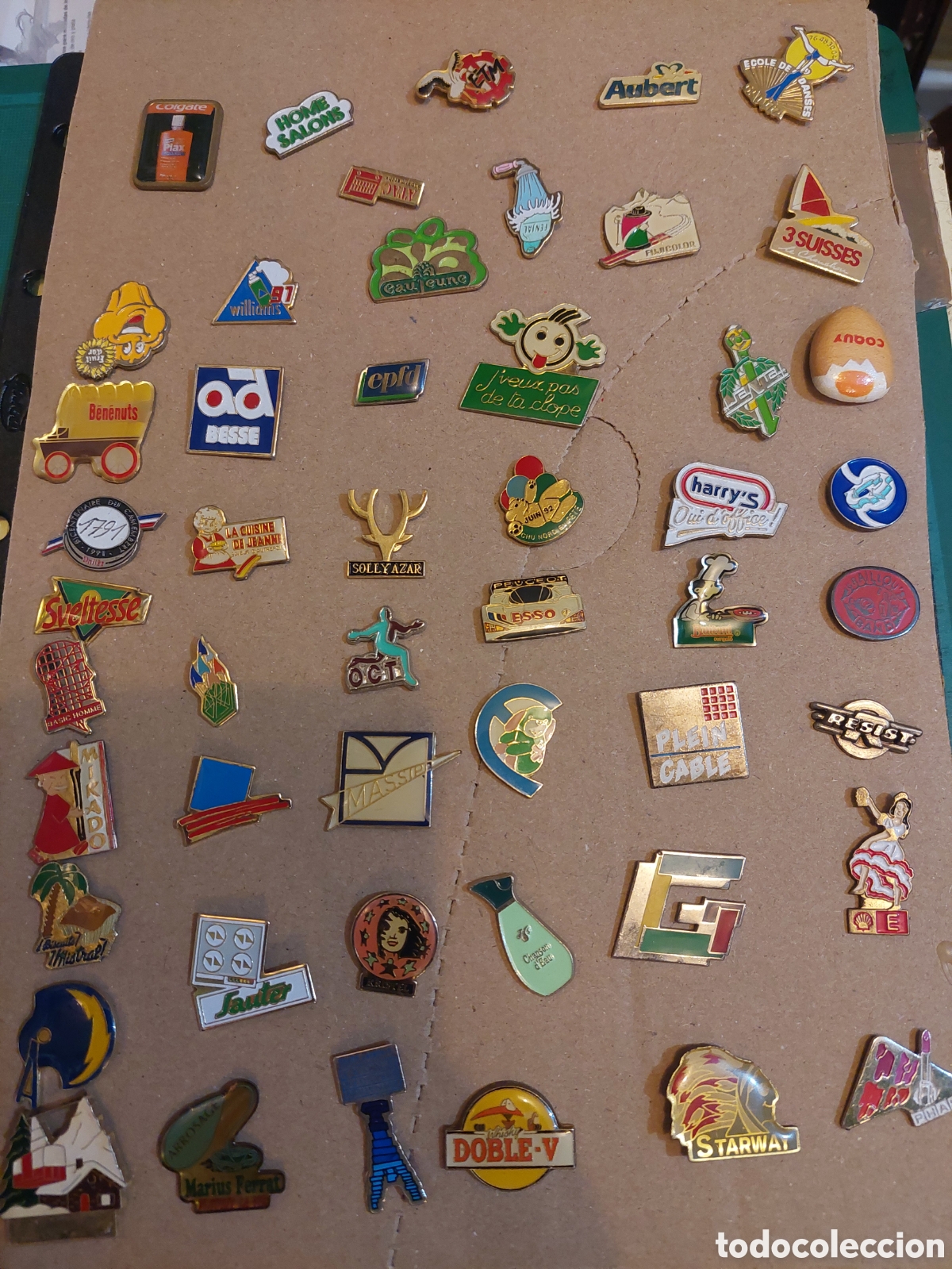Pins de colecci&oacute;n: 50 PINS DIFERENTES SIN AFICHE