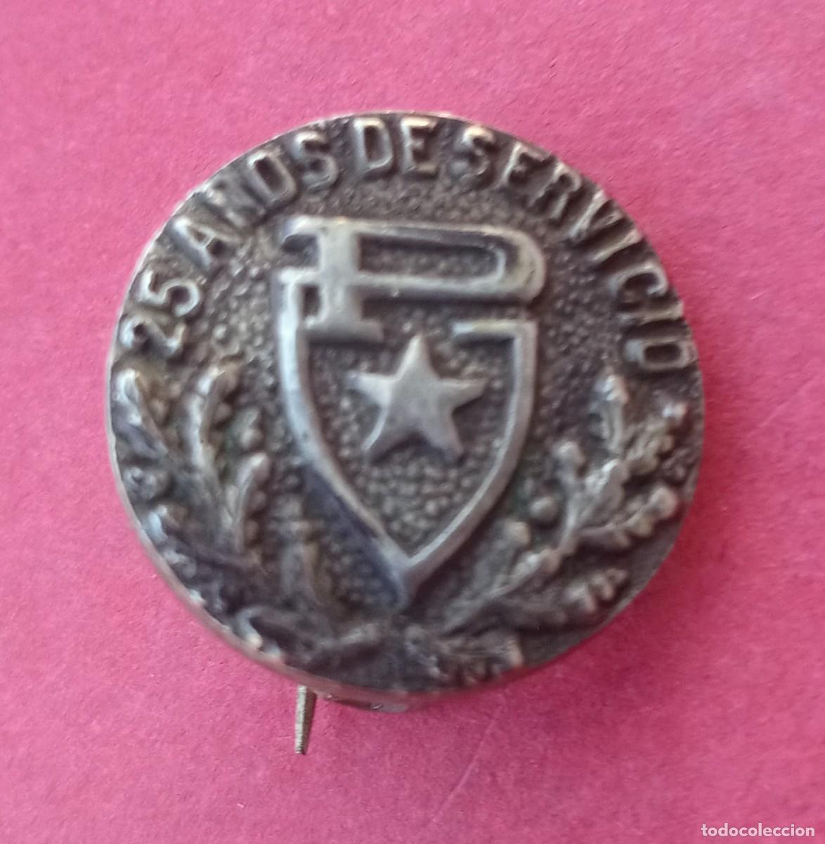 Pins de colecci&oacute;n: Insignia Antigua Neum&aacute;ticos Cables Pirelli. 25 a&ntilde;os de servicio.