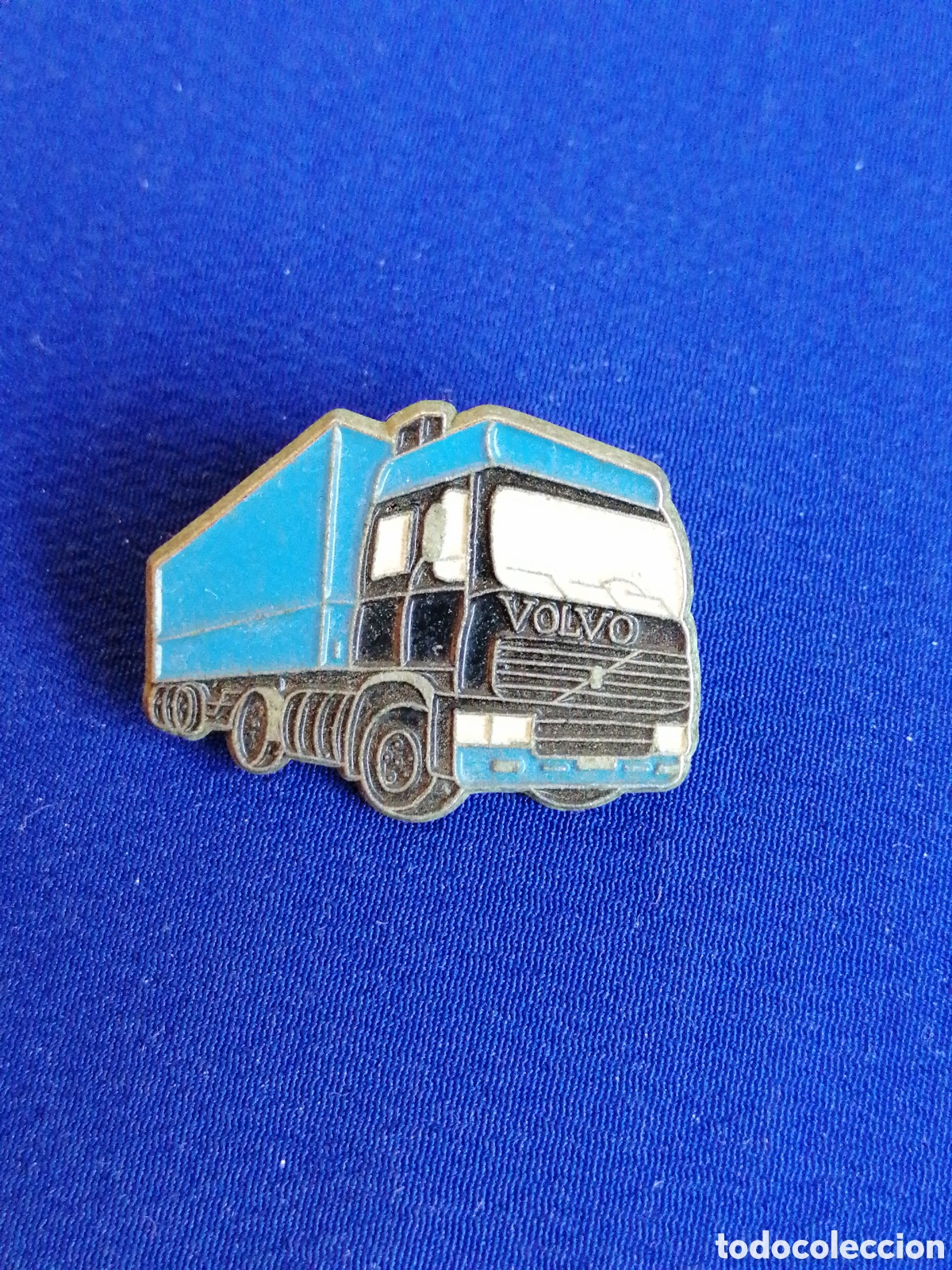 Pin's de collection: CAMI&Oacute;N VOLVO AUTOMOCI&Oacute;N PIN