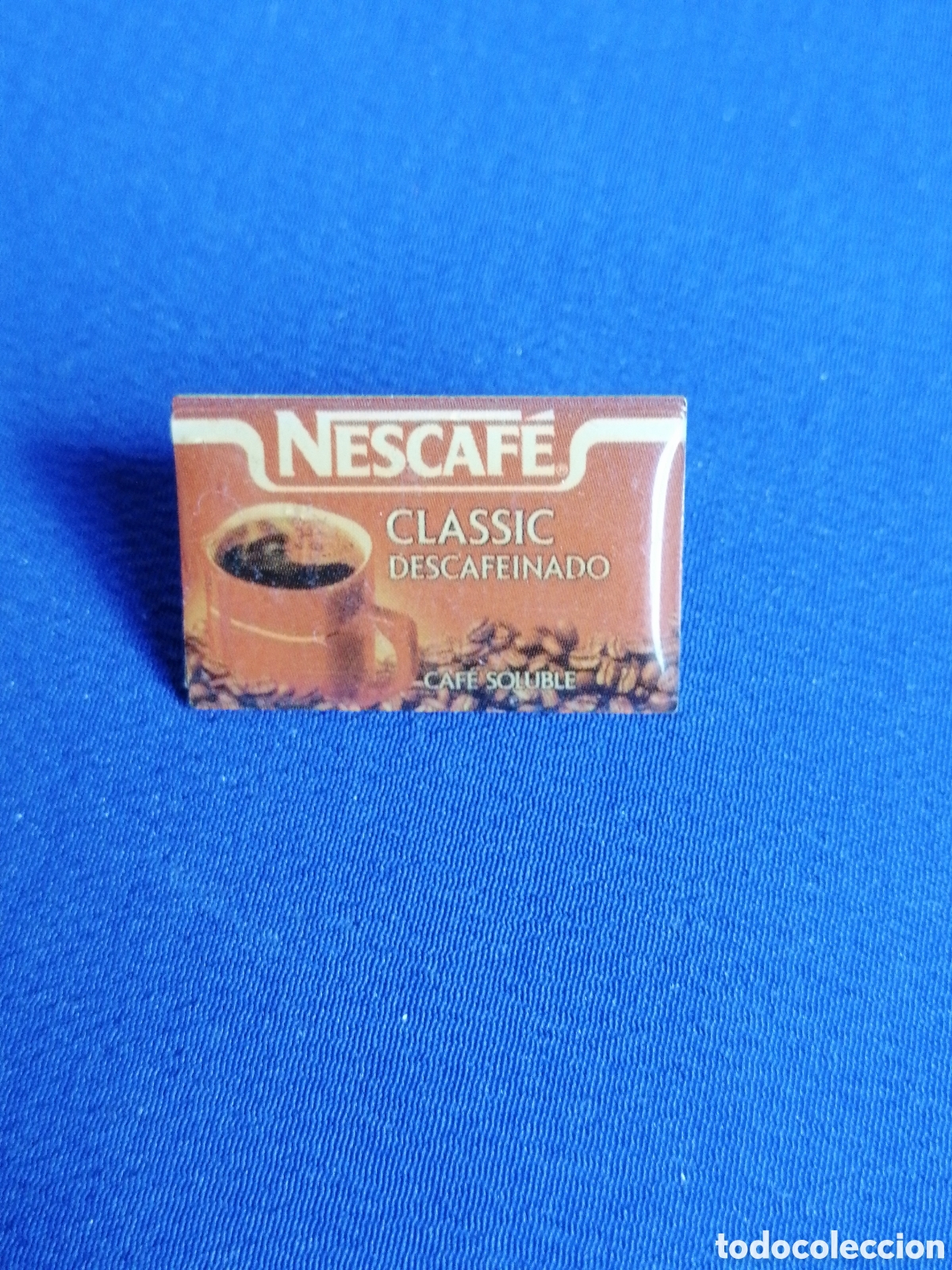 Pin's de collection: NESCAFE CLASSIC DESCAFEINADO PIN
