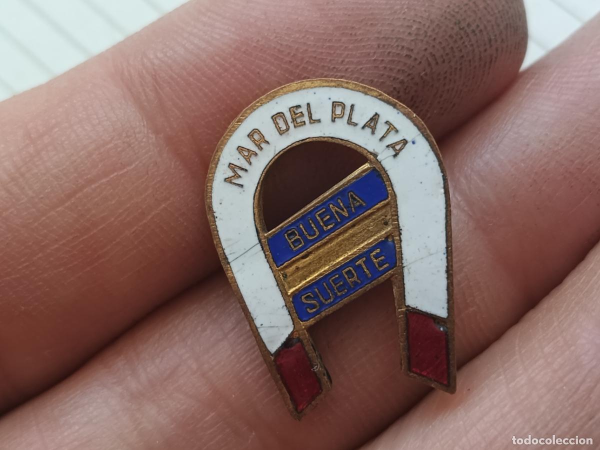 Pins de colecci&oacute;n: Mar del Plata, Argentina. Insignia. Buena suerte