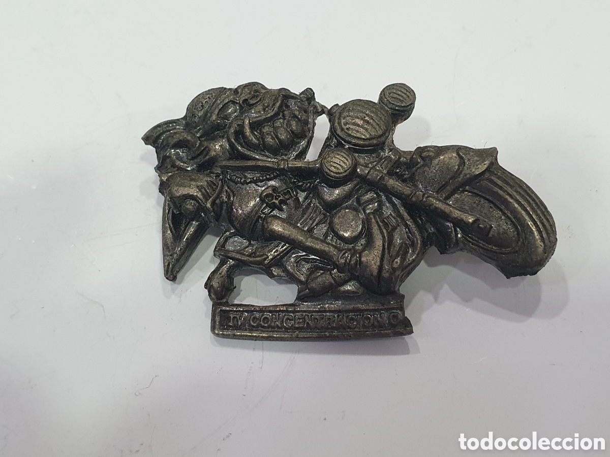 Pins de cole&ccedil;&atilde;o: Pin concentraci&oacute;n motos. (L127)