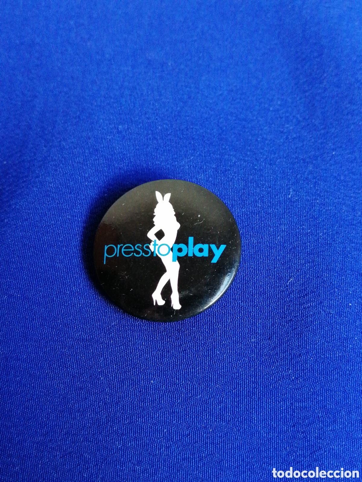 Pin's de collection: PRESSTO PLAY- CONEJITA CHAPA DE ALFILER