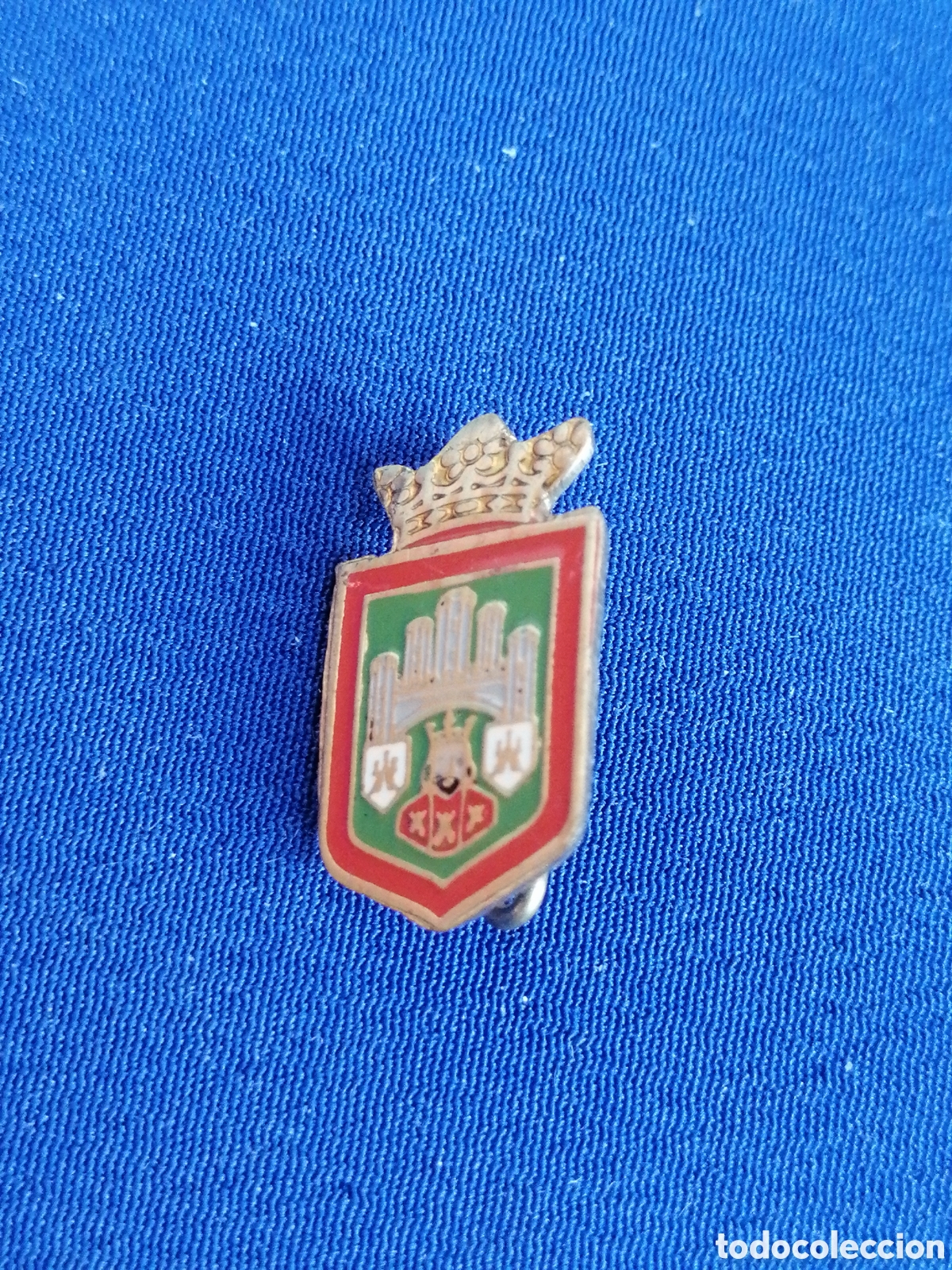 Pin's de collection: ESCUDO HER&Aacute;LDICO BURGOS INSIGNIA DE ALFILER