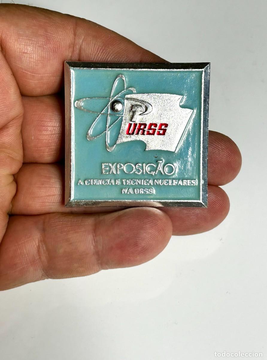 Pins de colecci&oacute;n: 3862.Insignia pin muy grande sovi&eacute;tico en portugu&eacute;s dise&ntilde;ado para una exposici&oacute;n oficial de la URSS