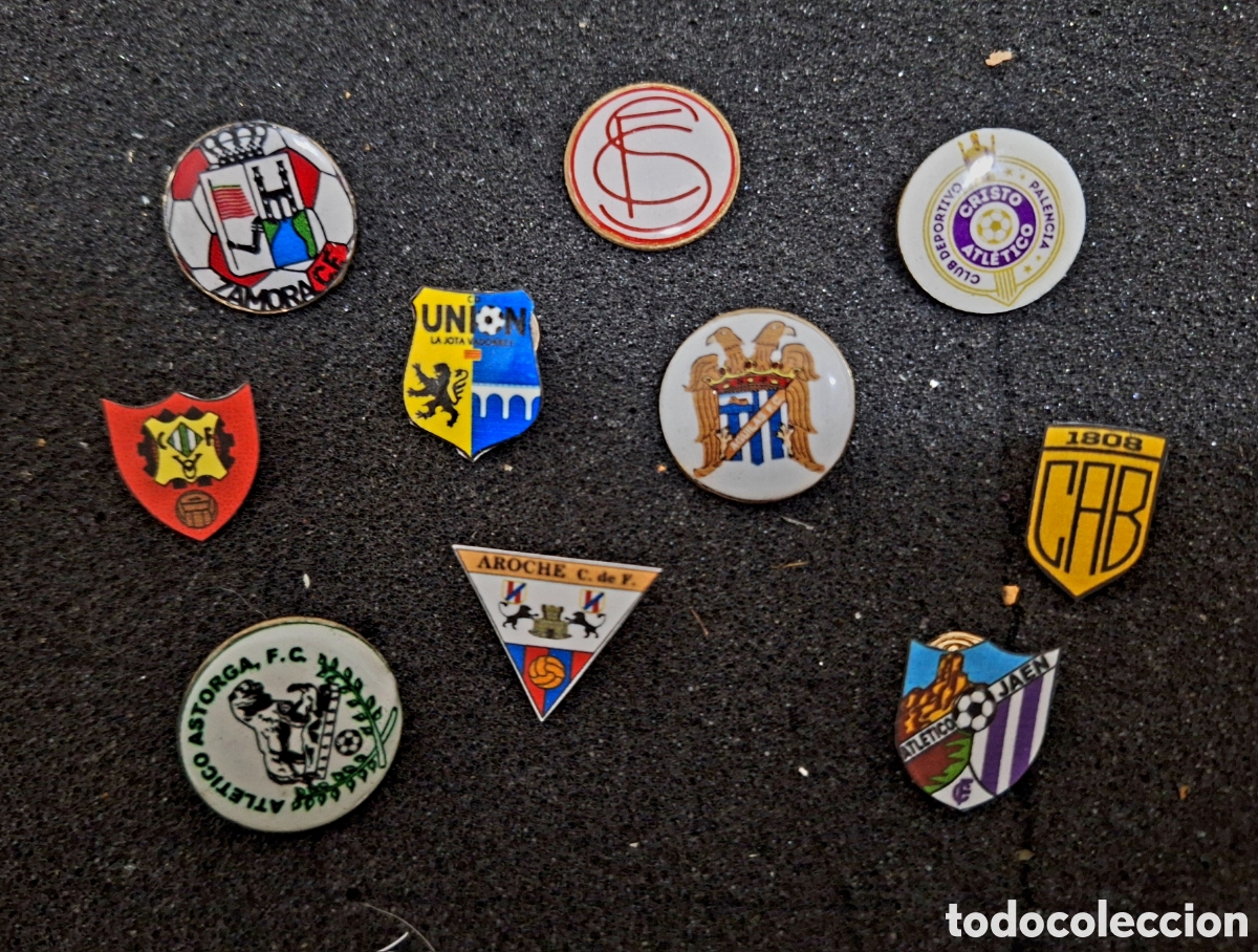 Pins de colecci&oacute;n: LOTE 10 PINS PIN EMBLEMAS DE FUTBOL