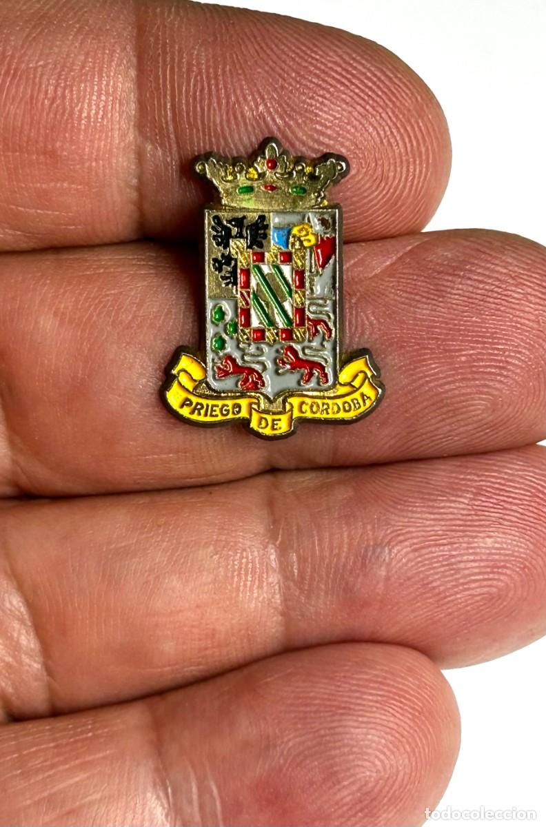 Pins de colecci&oacute;n: 3874.Pin del escudo her&aacute;ldico de Priego de C&oacute;rdoba