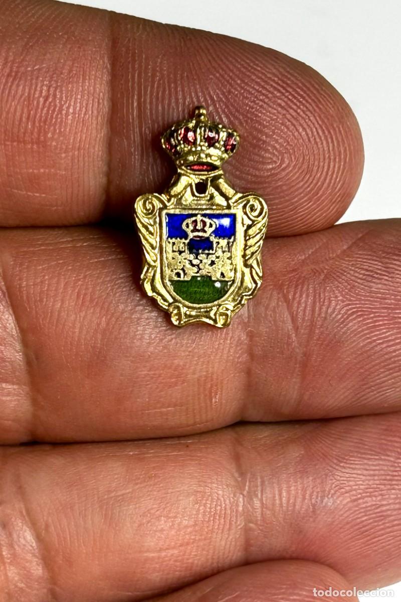 Pins de colecci&oacute;n: 3879.Pin her&aacute;ldico del escudo de armas de La L&iacute;nea de la Concepci&oacute;n, provincia de C&aacute;diz