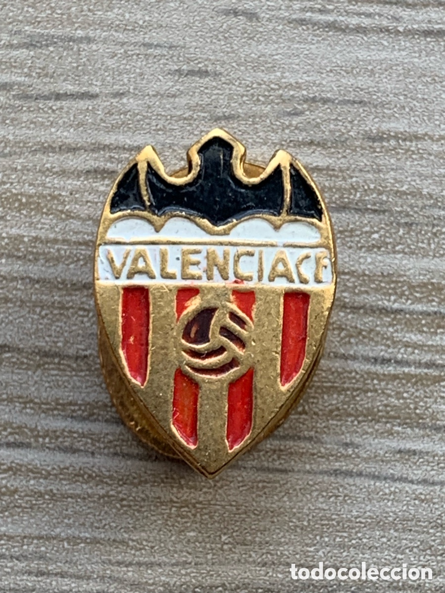 Pin's de collection: &bull;PIN INSIGNIA DE SOLAPA DE FUTBOL CLUB VALENCIA